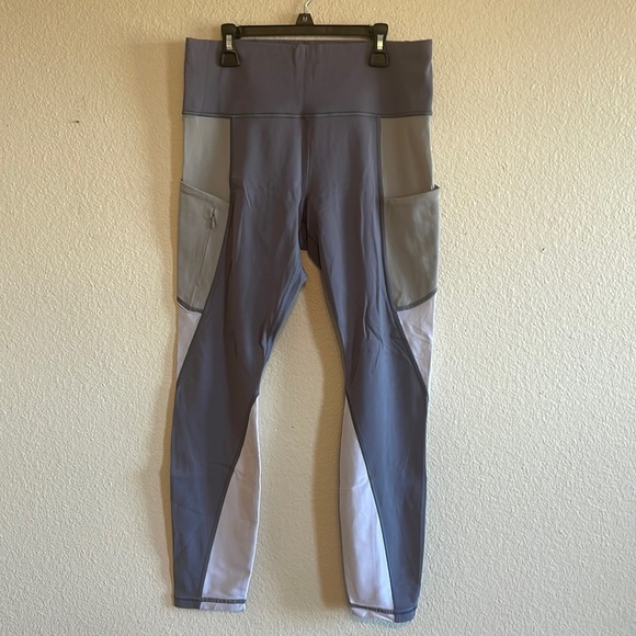 Athleta Pants - Athleta Color Block All In 7/8 Tight size medium